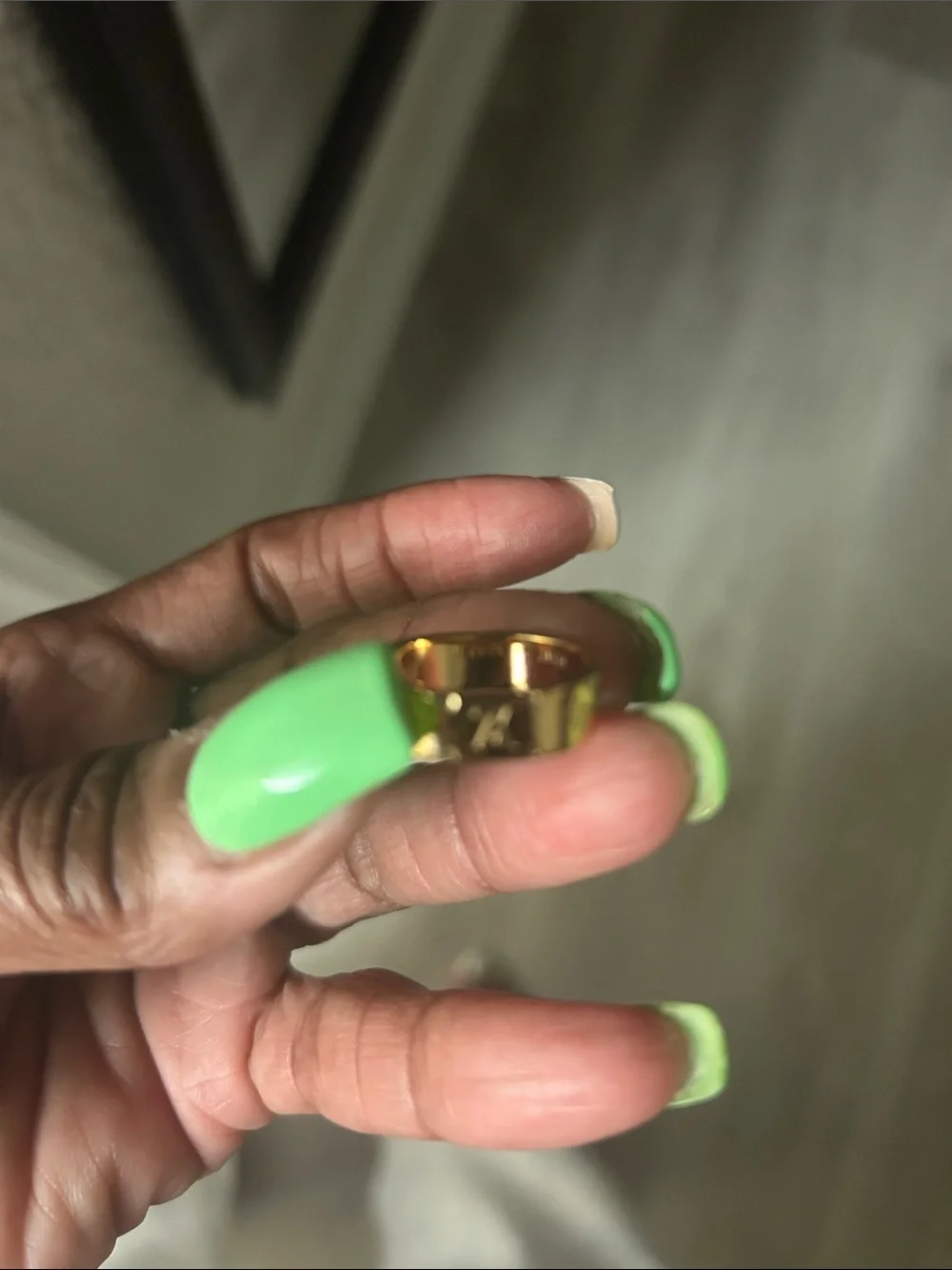 LV Two Tone semi square ring!!🥳🥳❌❌